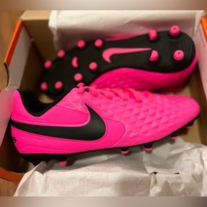 Nike 6y, juniors legend 8 cleats